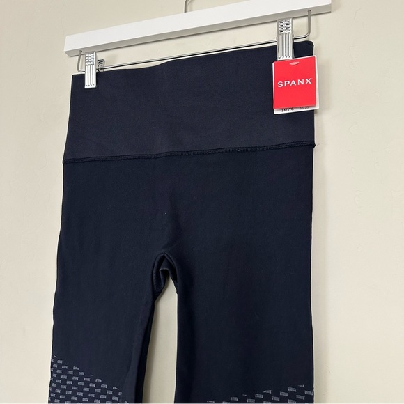 Spanx Look At Me Now Moto Seamless Leggings - Picture 6 of 13